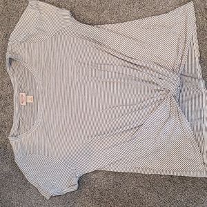 Knot front tee size Medium